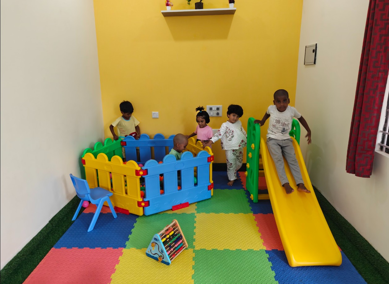 Children drawing at BrightRoots Kids Care